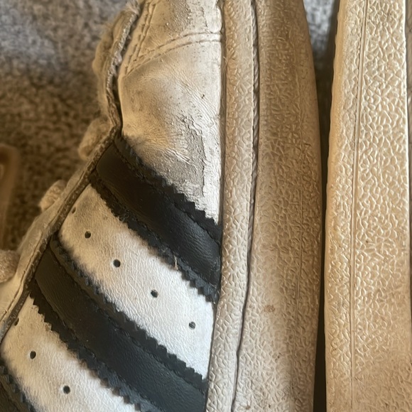 Boy’s adidas Originals Superstar - Picture 7 of 14